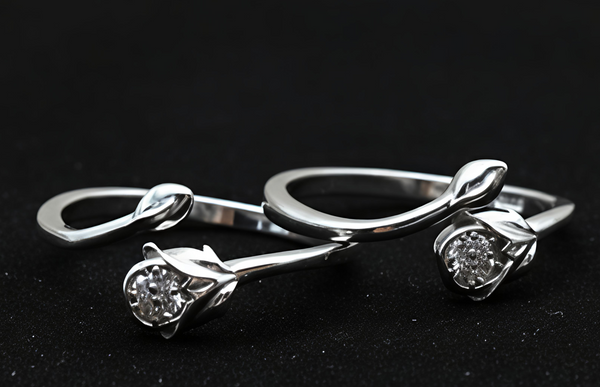 Elegant Rose-Bud Design Silver Toe Rings (Pair) – Article No. OJS06-1125-166-203