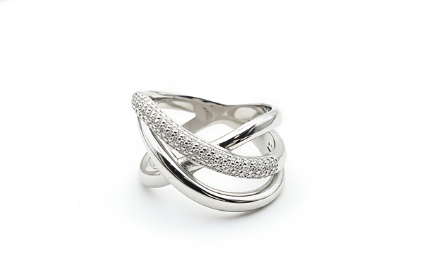Exquisite Criss-Cross Pavé Silver Ring 💍
