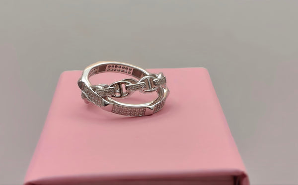 Elegant Sterling Silver Criss-Cross Ring