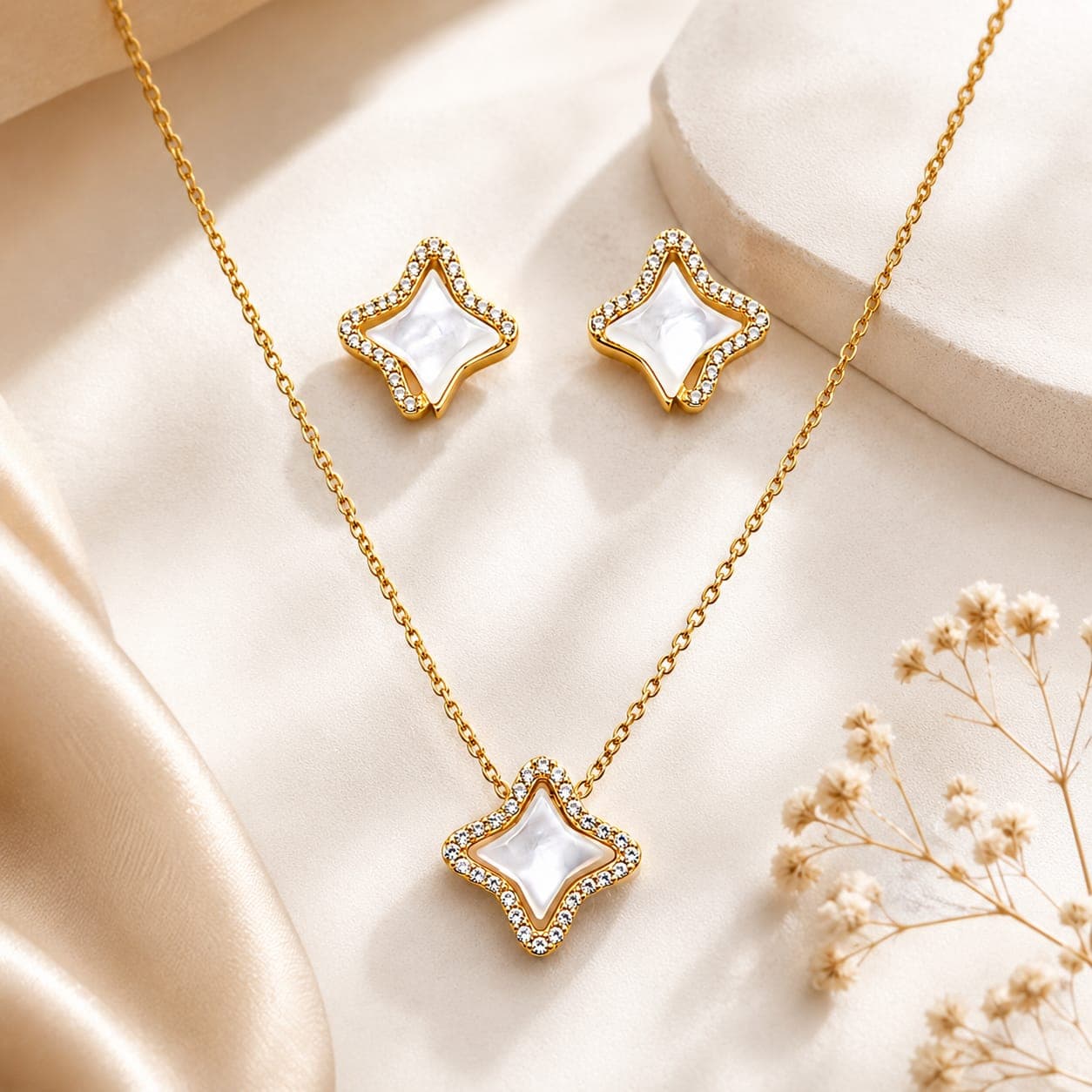 Necklaces & Pendants