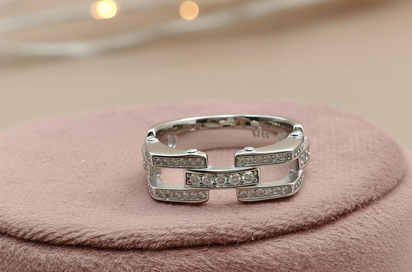 92.5 Sterling Silver Modern Link Gents Ring.