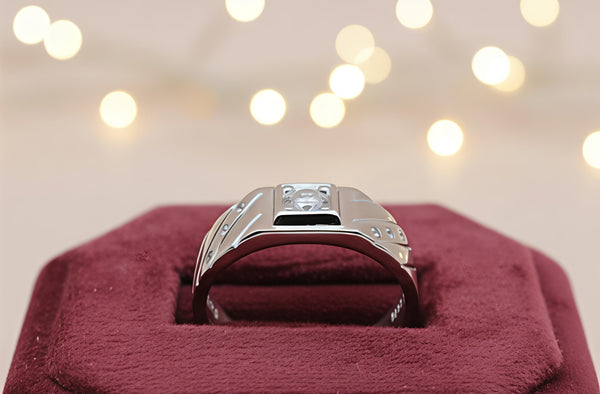 92.5 Sterling Silver Sleek Diagonal Pattern Gents Ring.