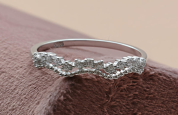 Exquisite 925 Sterling Silver Chevron Lace Ring