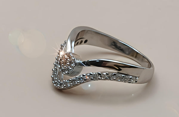 Elegant V-Shaped Crown Sterling Silver Ring