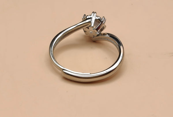 Elegant Adjustable Solitaire Ring