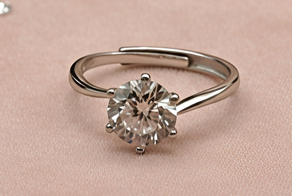 Elegant Adjustable Silver Solitaire Ring 💍