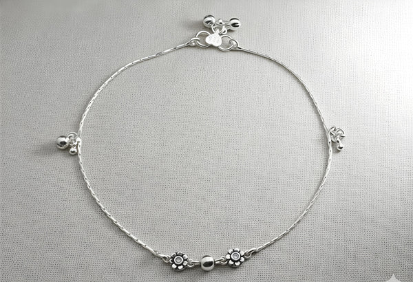 Exquisite 92.5 Sterling Silver Floral Charm Anklet 💎✨