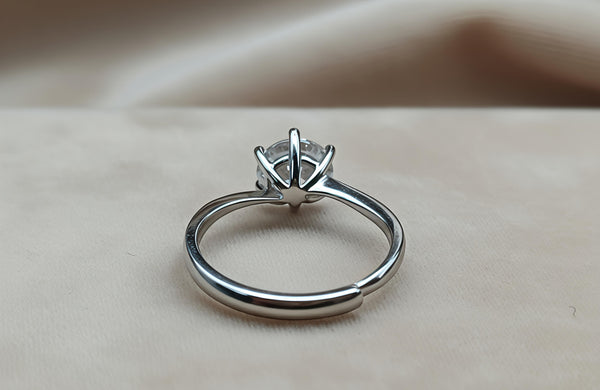 Elegant Adjustable Silver Solitaire Ring 💍
