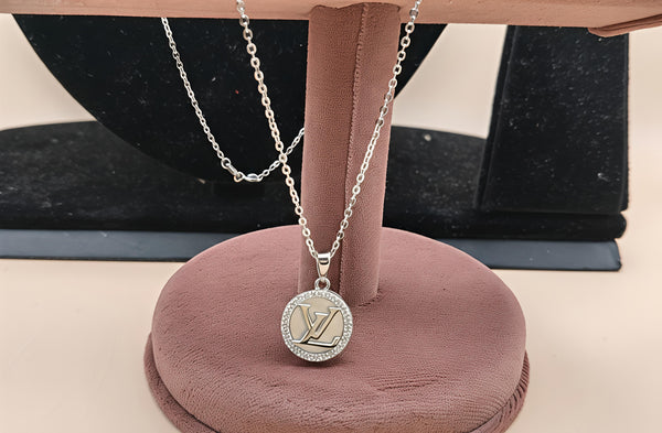 Sparkling Solitaire & Leaf Pendant Necklace (92.5 Silver)