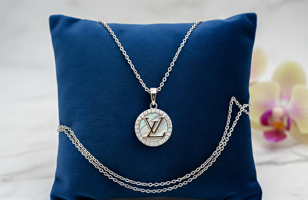 Sparkling Solitaire & Leaf Pendant Necklace (92.5 Silver)