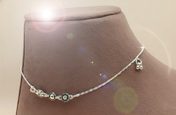 Exquisite 92.5 Sterling Silver Floral Charm Anklet 💎✨